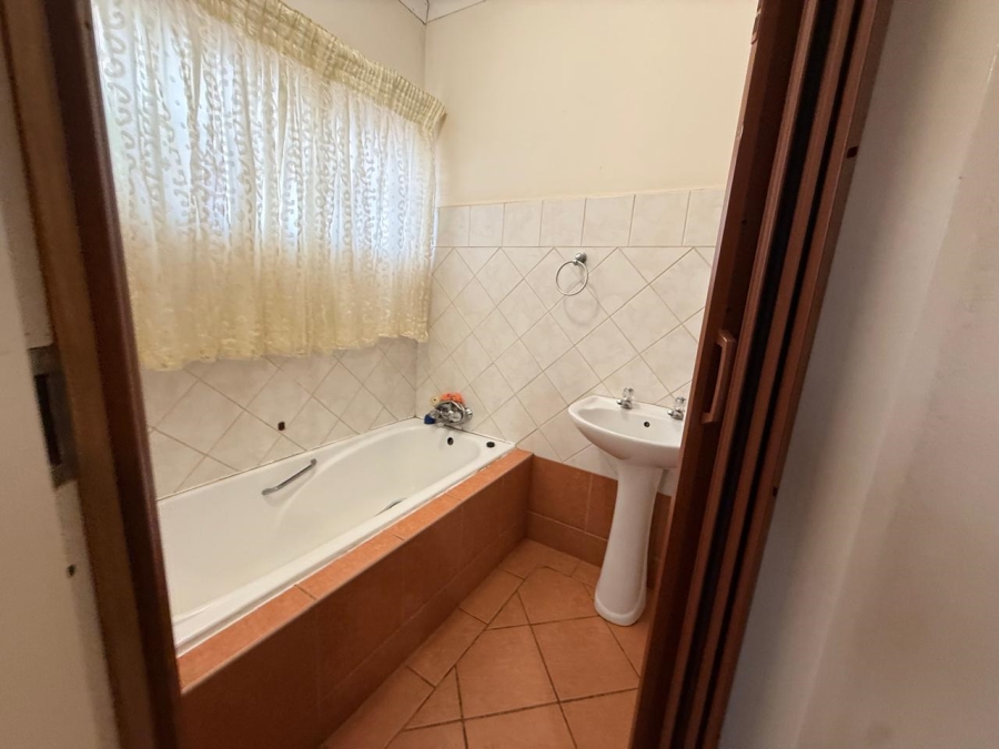 3 Bedroom Property for Sale in Geelhoutpark North West